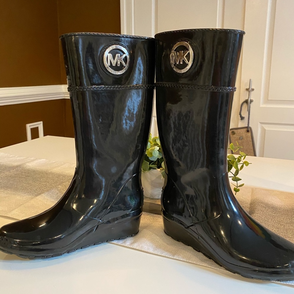 Michael Kors rainboots size 7